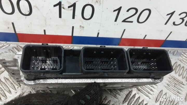 Блок управления двигателем Dacia Duster 2013