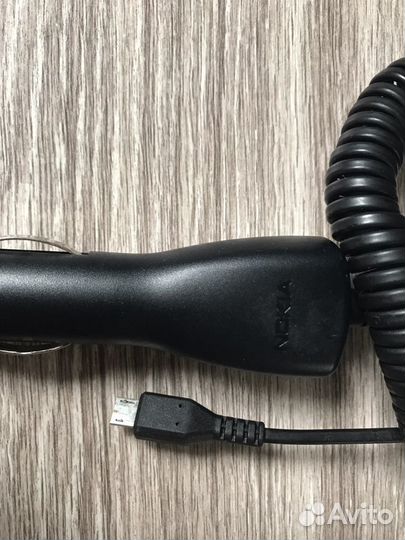 Зарядник автомобильны Nokia