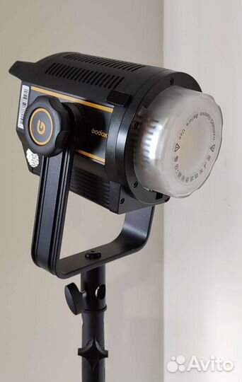 Осветитель Godox VL150