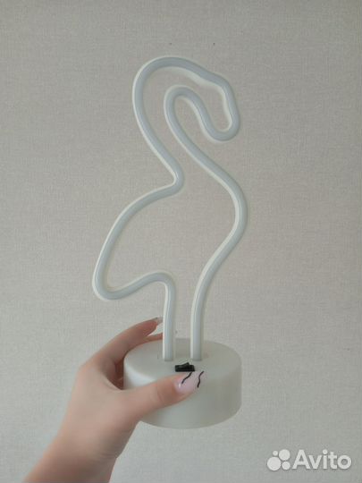 Розовый фламинго светящийся на батарейках