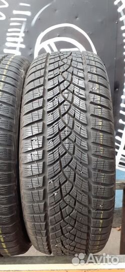 Goodyear UltraGrip Performance Gen-1 215/55 R17