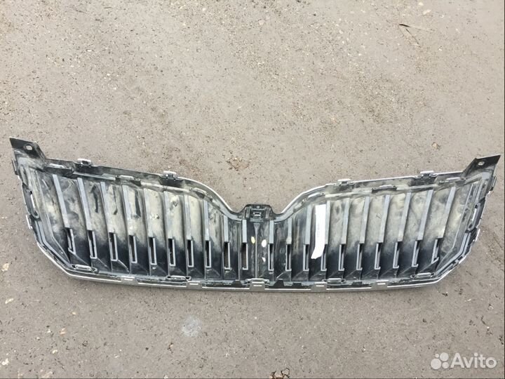 Решетка радиатора Skoda Superb 2013-15