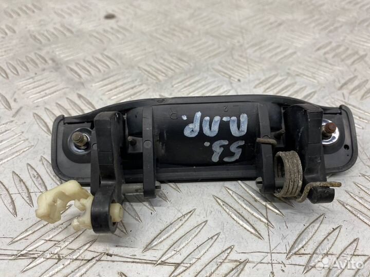 Б/У ручка двери внешняя передний правый Mazda