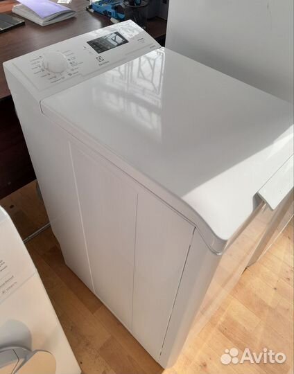 Стиральная машина вертикальн. загрузки electrolux