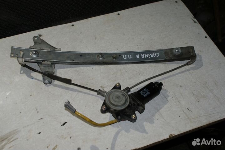 Передний правый стеклоподъемник Toyota Carina E