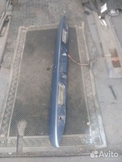 Накладка крышки багажника Chrysler Voyager 3