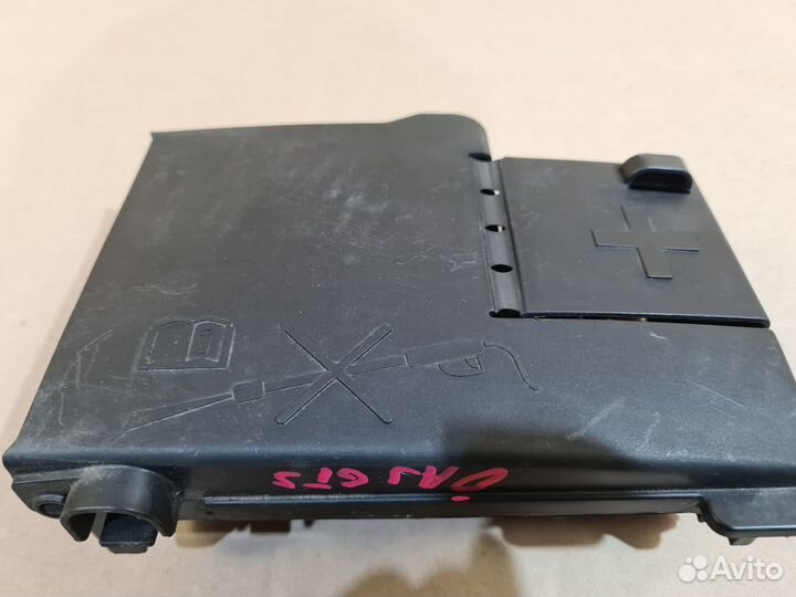 Блок предохранителей акб Opel Astra J GTC