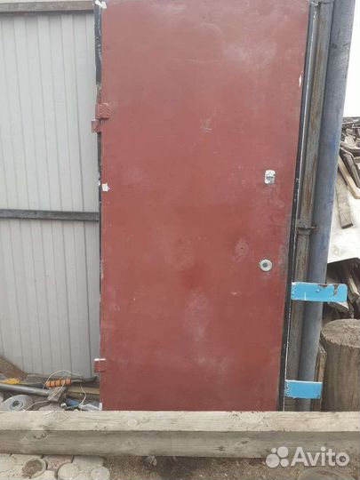 Дверь железная
