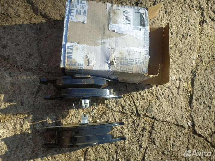 Тормозные колодки передние Renault