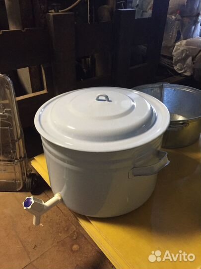 Бак эмалированный с краном