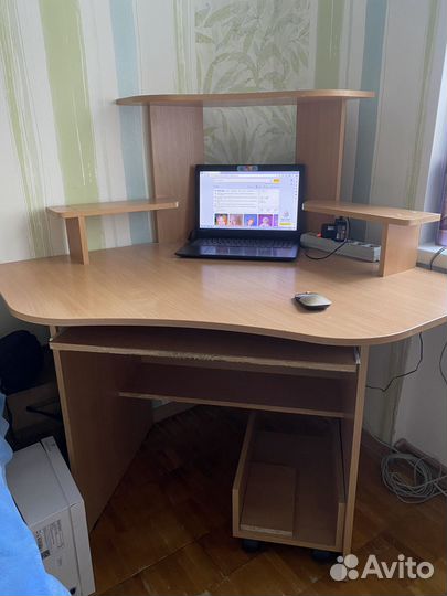 Компьютерный стол