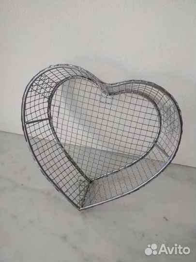 Корзиночка металлическая декоративная