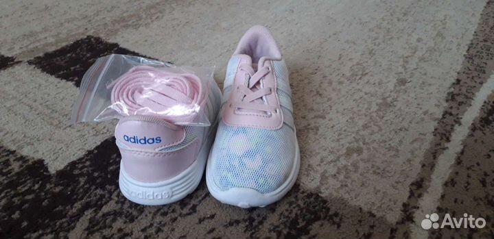Кроссовки adidas