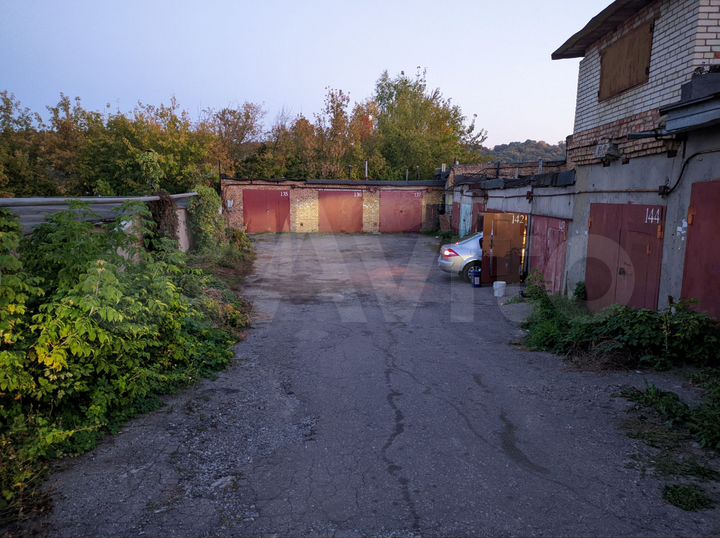 Гараж, > 30 м²