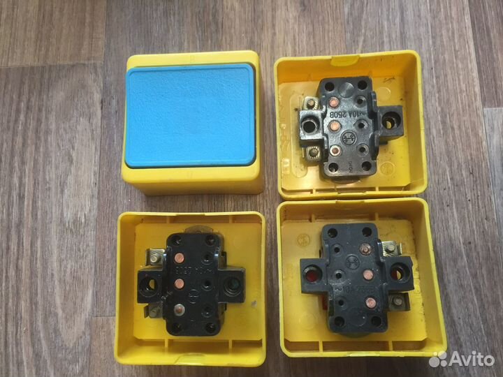 Розетки и выключатели СССР цветные ретро