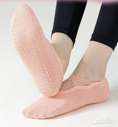 Носочки с резиновой подошвой