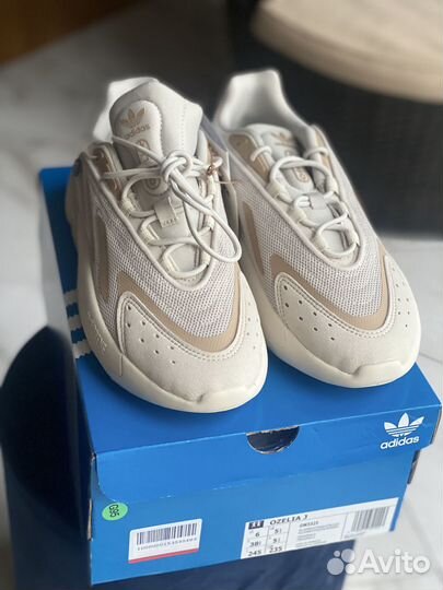 Кроссовки adidas ozelia