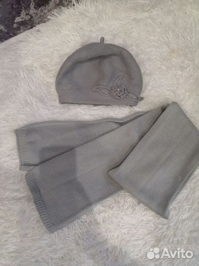 Берет с шарфом