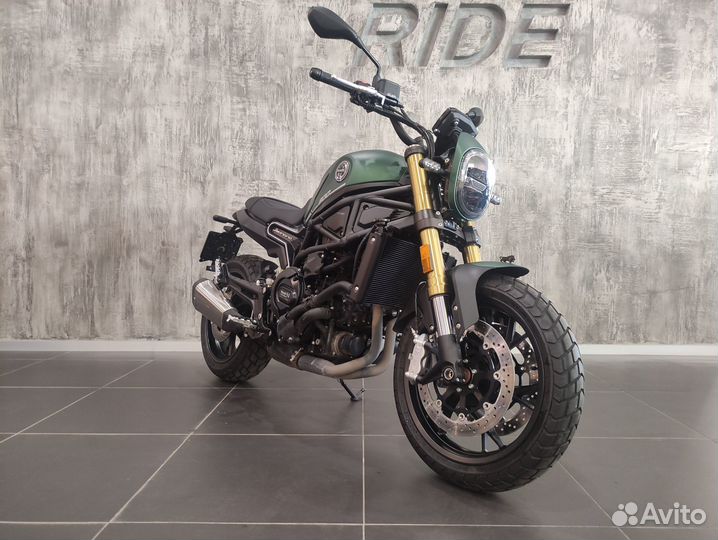 Benelli Leoncino 800