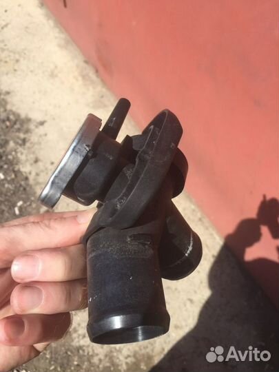 Тройник горловина радиатора патрубок теана J32