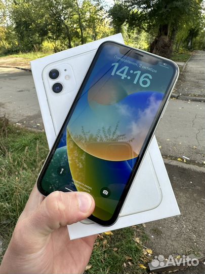 iPhone 11, 64 ГБ