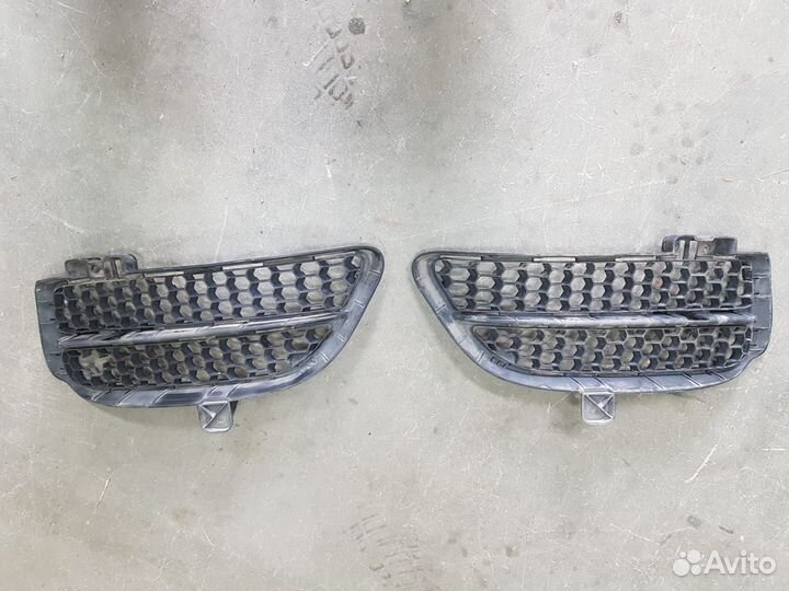 Решетка бампера VW Touareg