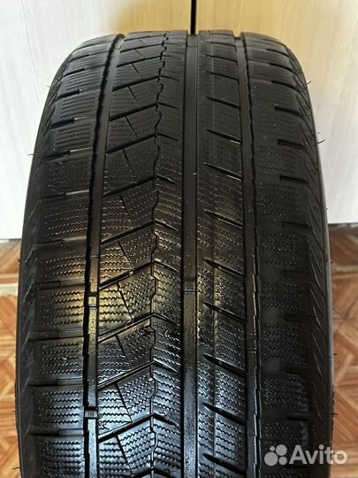 Grenlander Winter GL868 225/45 R18 и 245/40 R18 97V