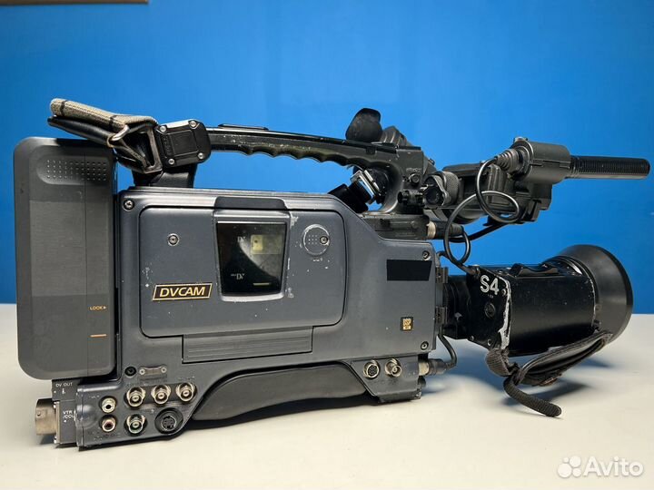 Профессиональная видеокамера sony dvcam 570