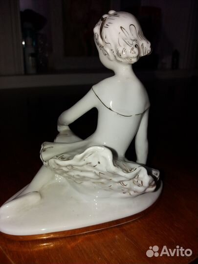 Фарфоровая статуэтка Балерина