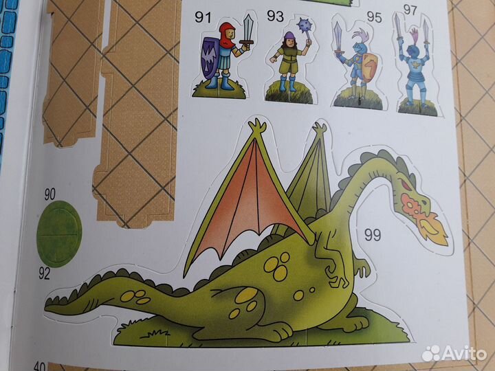 Рыцарский замок 3D из бумаги без ножниц