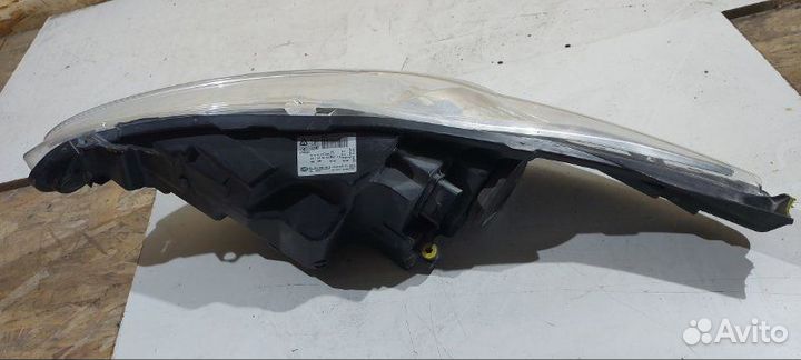 Фара галогеновая передняя правая Ford Fiesta