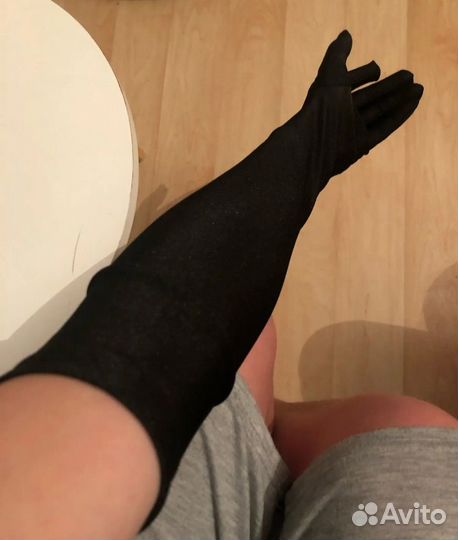 Черные длинные перчатки