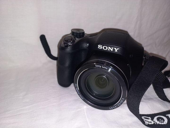 Цифровой фотоаппарат Sony DSC-H300