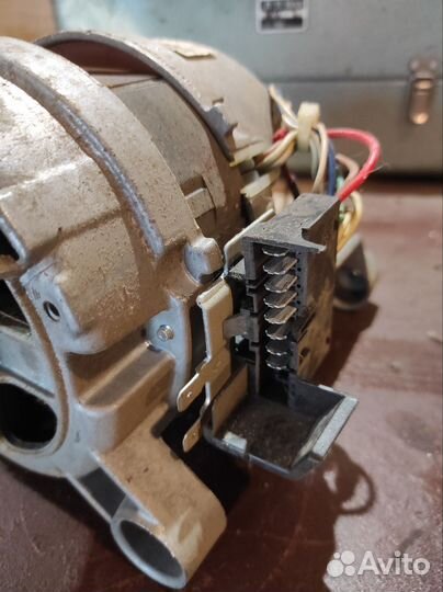 Двигататель стиральной машины