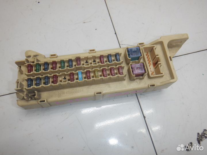 Блок предохранителей Mazda MPV