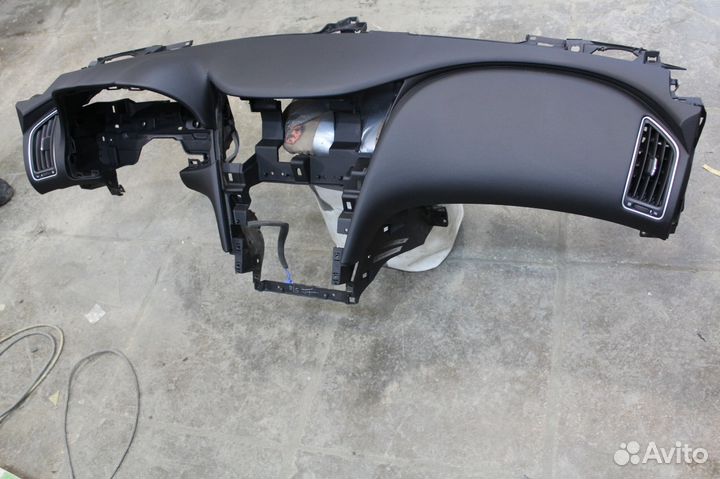 Торпедо, панель, подушка на Infiniti Q50