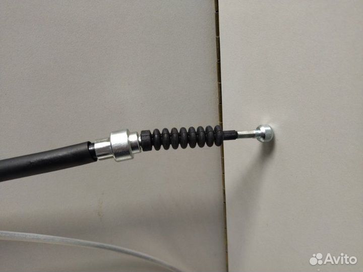 Трос ручника стояночного тормоза Volkswagen Golf