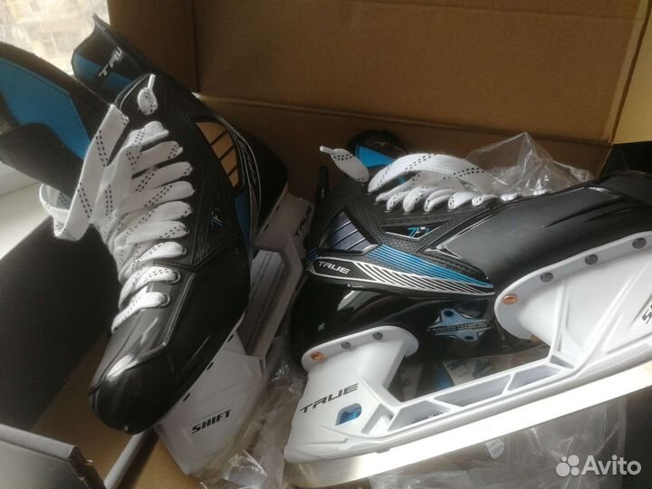 Коньки хоккейные