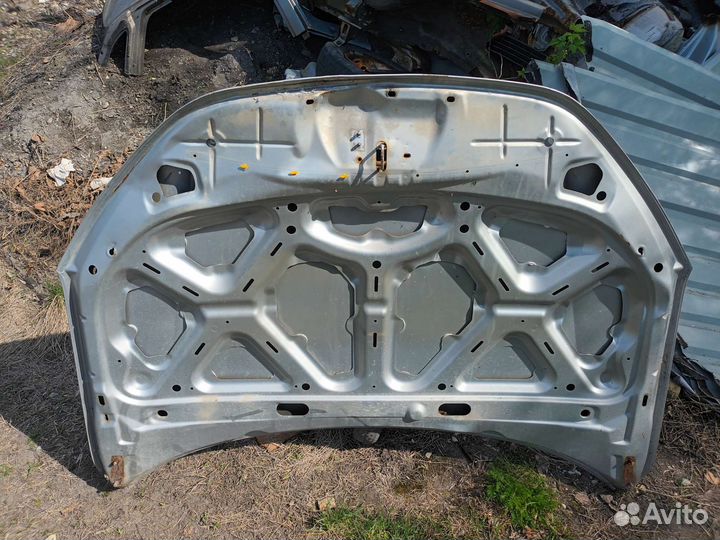 Капот на LADA гранту fl