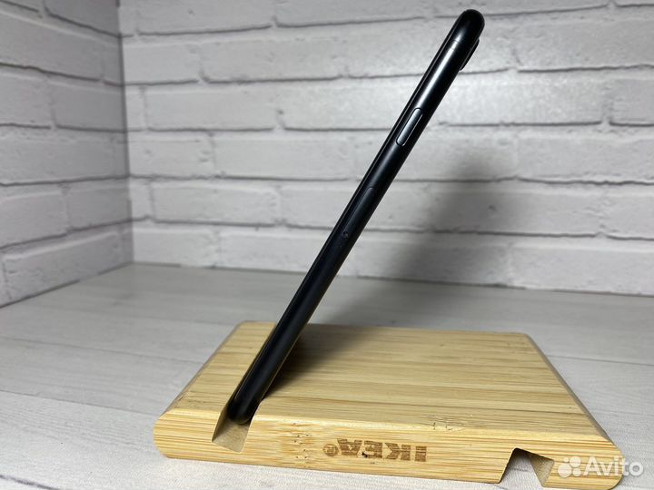 iPhone SE (2020), 64 ГБ