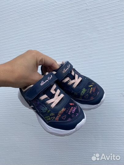 Кроссовки для девочки