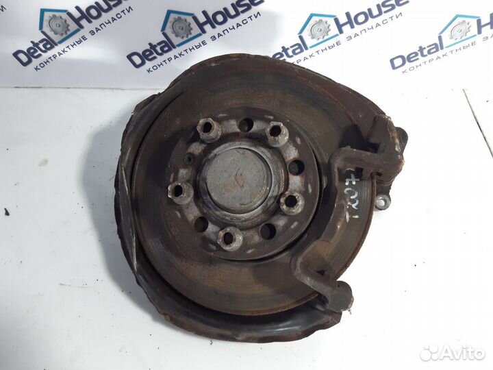 Поворотный кулак левый Volkswagen Golf 5 Variant