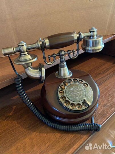 Телефон