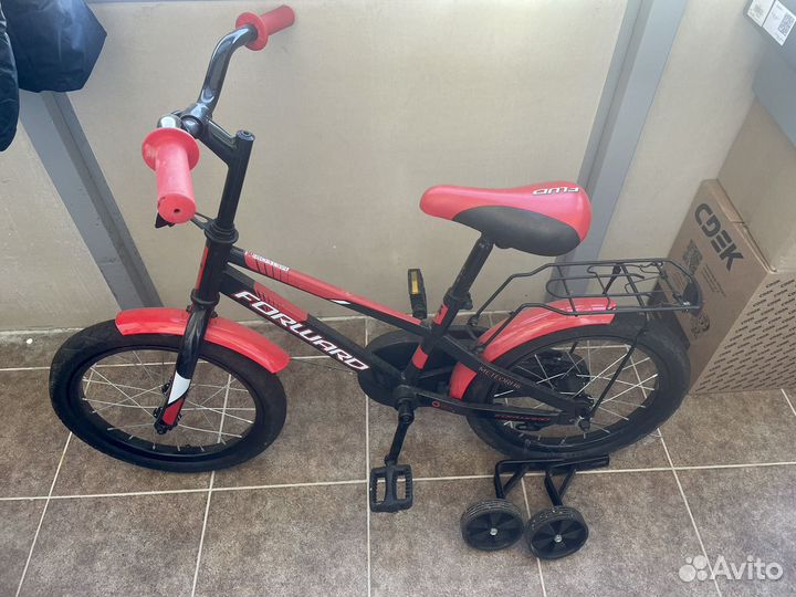 Детский велосипед четырехколесный