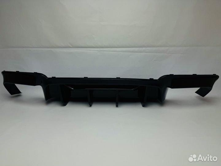 Глянцевый задний диффузор BMW 5 F10 (5678)