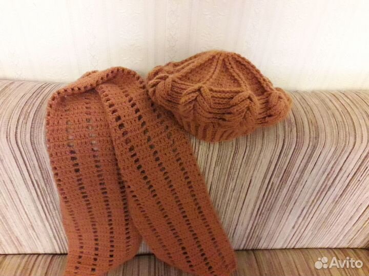 Комплект шапка берет женская вязаная и шарф