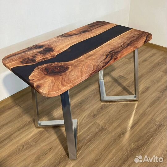 Кухонный стол 'Male Check'