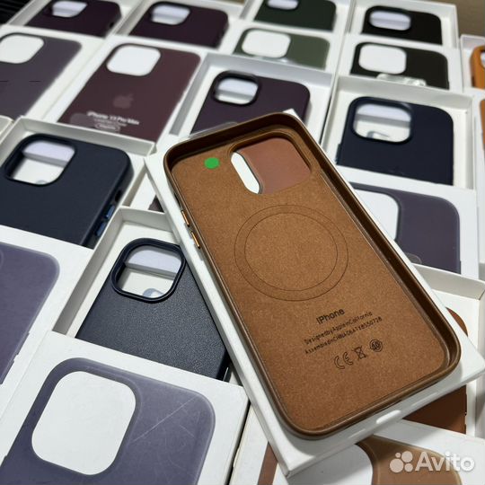 Чехлы кожаные leather case на iPhone с анимацией
