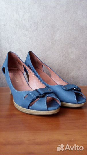 Туфли на танкетке (женские, 37 размер)
