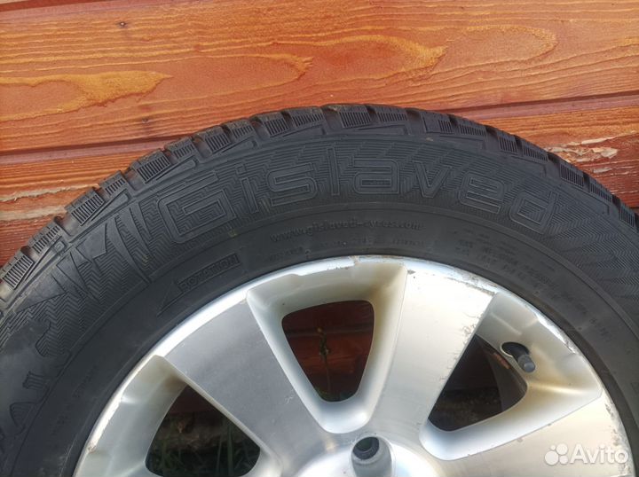 Gislaved NordFrost 100 SUV 215/65 R16